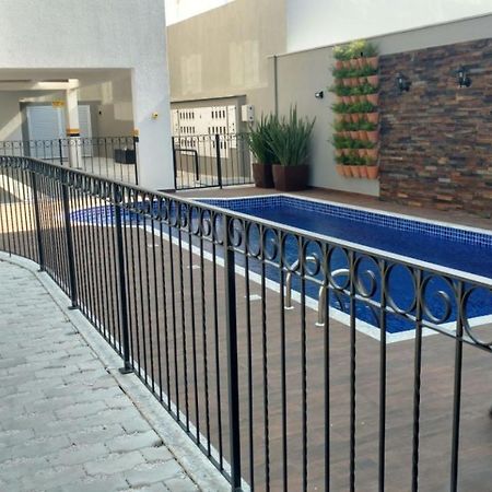 Var-101A Dpto Amplio En Condominio Cerrado Con Piscina Bombinhas Esterno foto
