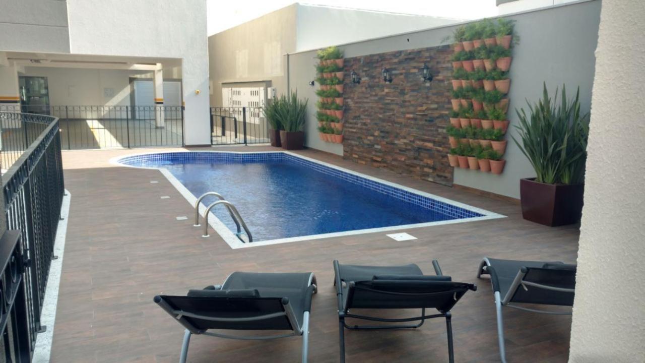 Var-101A Dpto Amplio En Condominio Cerrado Con Piscina Bombinhas Esterno foto