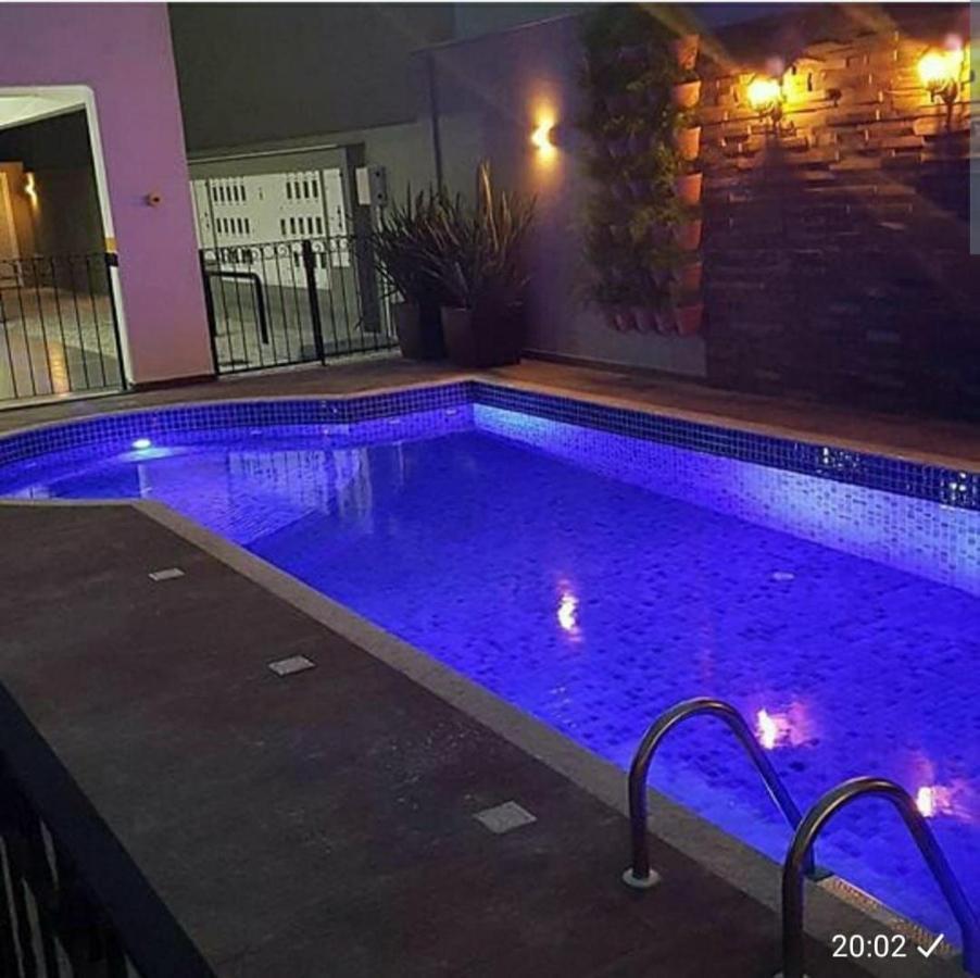 Var-101A Dpto Amplio En Condominio Cerrado Con Piscina Bombinhas Esterno foto
